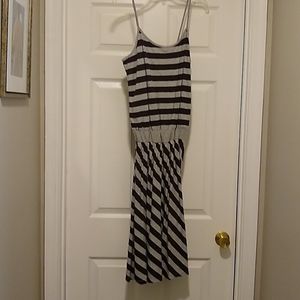 Super cute cinched mid knee dress